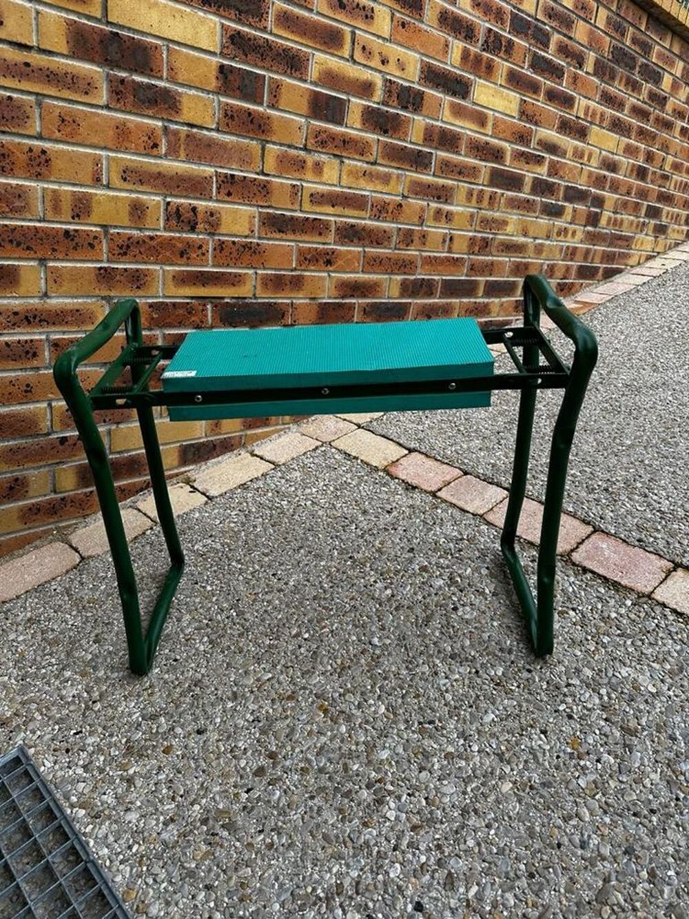 Tabouret pliable de jardinage. Jardin