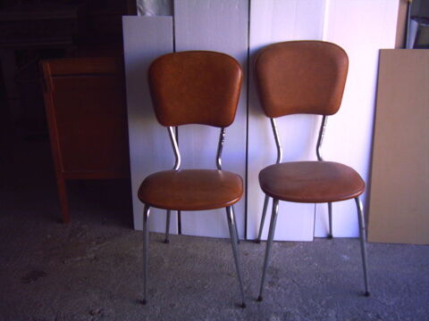 8 chaises  160 Prades (66)