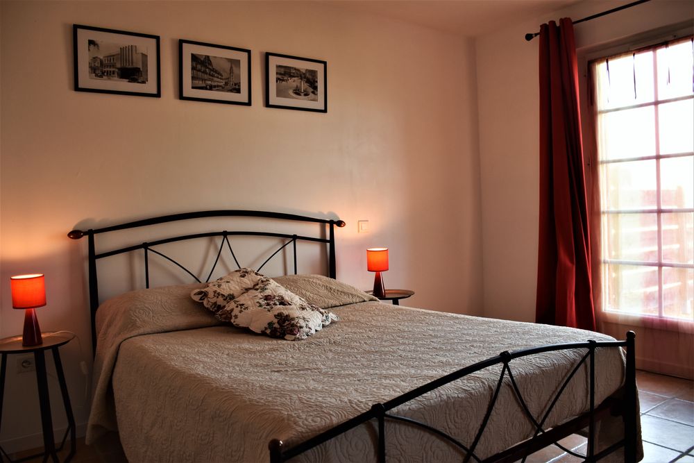  LES  IRIS - DOMAINE DE BELLEVUE COTTAGE - BERGERAC 5KM Aquitaine, Lembras (24100)