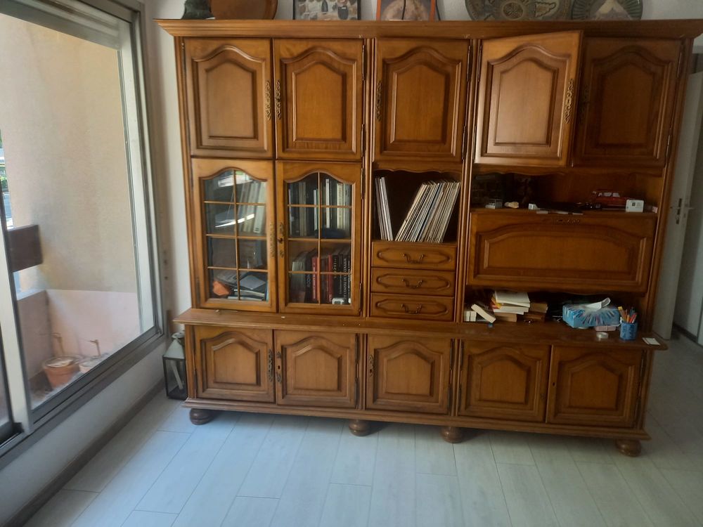 Meuble de salon en bois vitr&eacute; Meubles