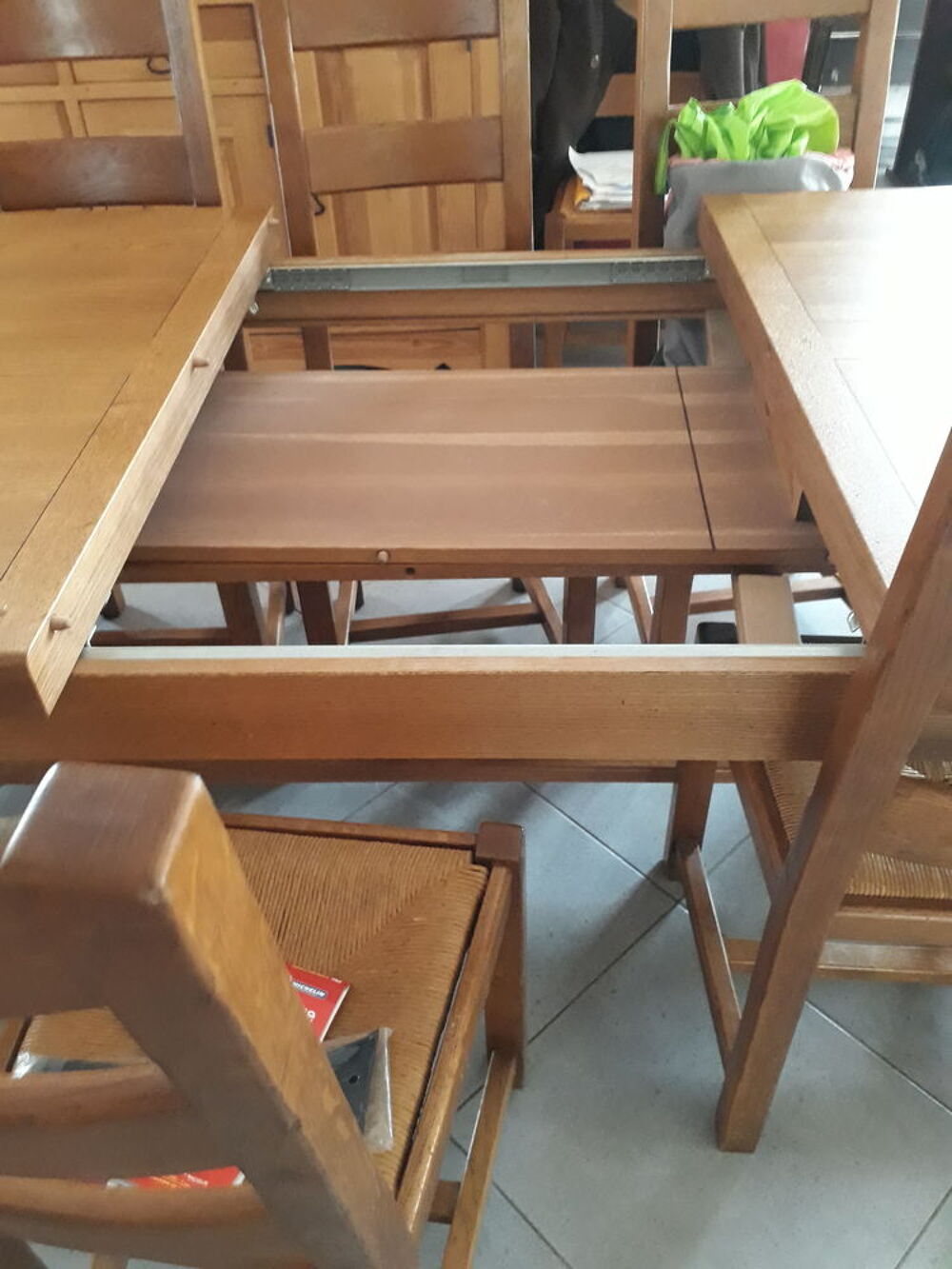 Grande table et ses 8 chaises Meubles