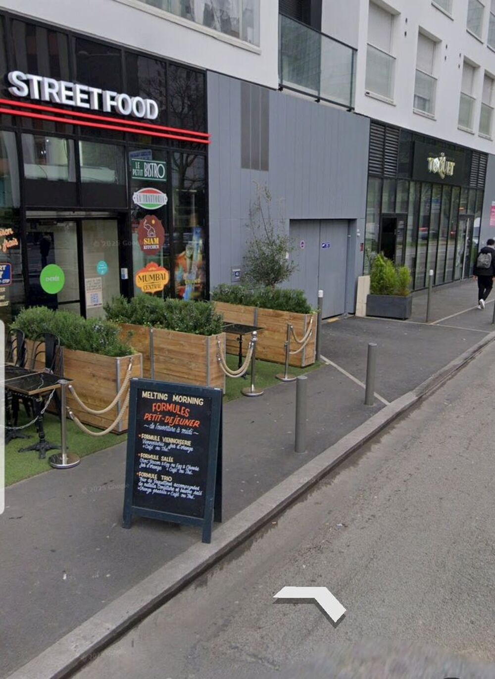 Location Parking/Garage Parking place handicapé 18 m2. Ascenseur. porte bagnolet.bip Bagnolet