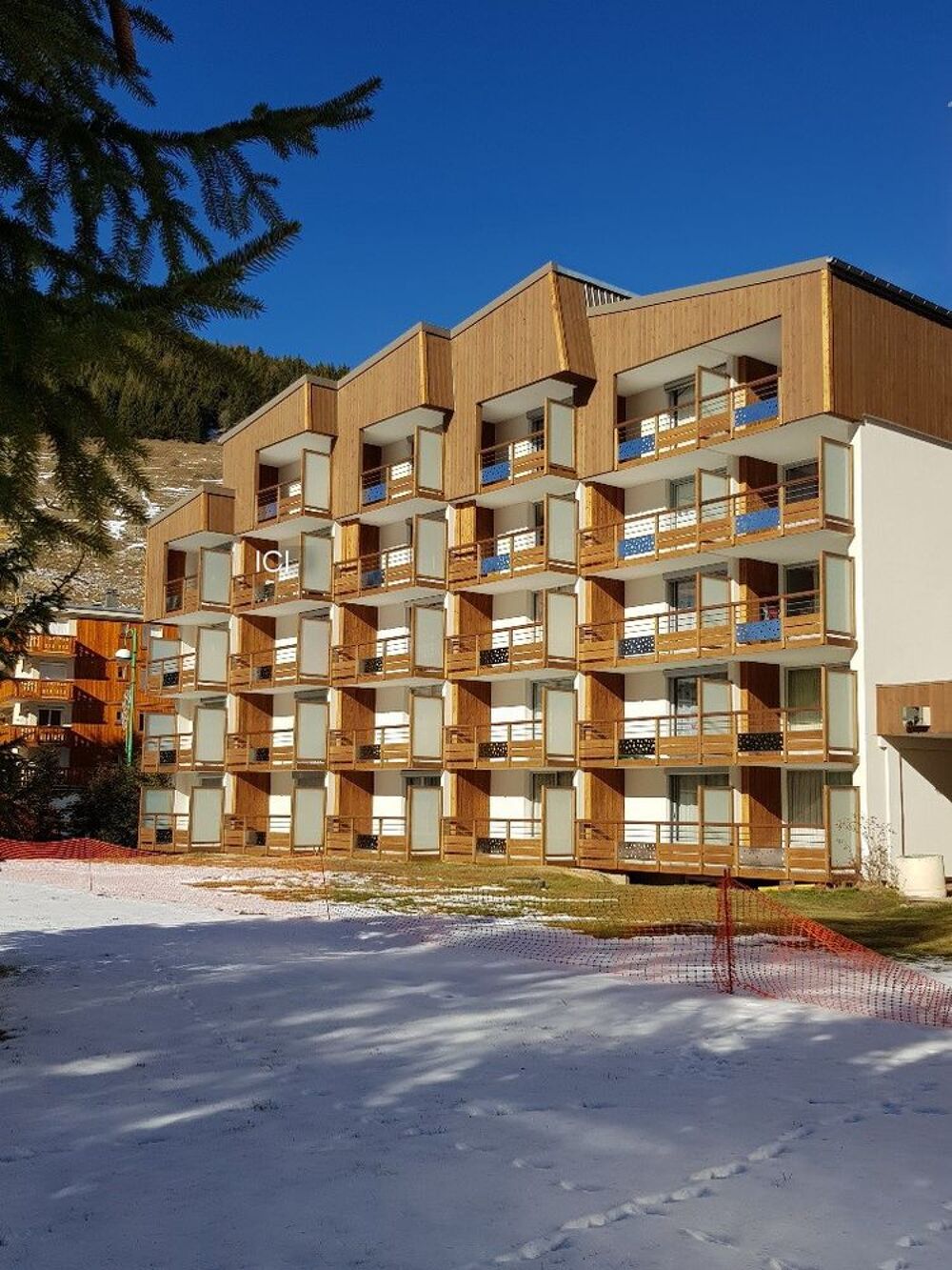   Les 2 Alpes Gd studio plein Sud Centre pied pistes+2 garages Rhône-Alpes, Les Deux Alpes (38860)