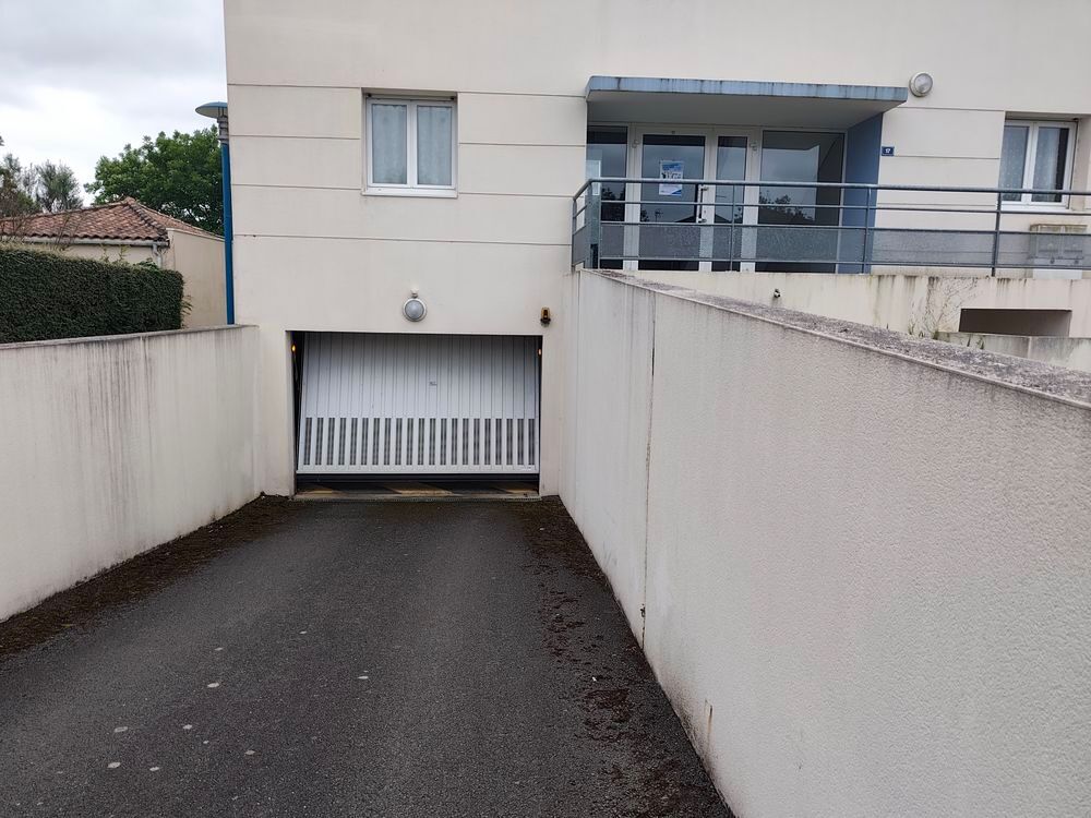 Location Parking/Garage Parking couvert sécurisé Aytré proche Alstom pour MOTO Aytré