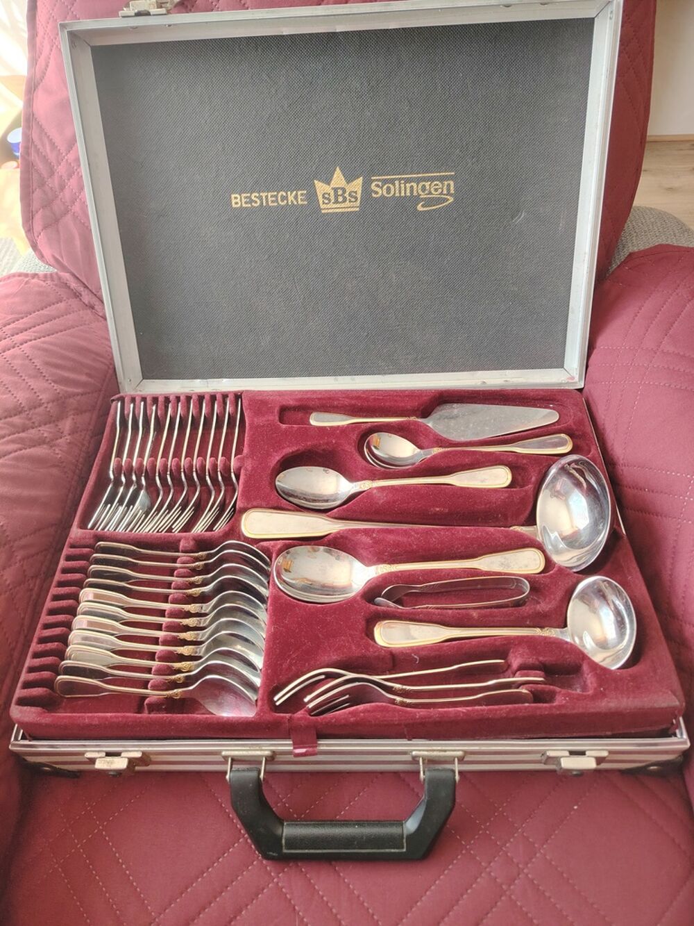 Coffret de couverts Bestecke SBS Solingen,
Electroménager