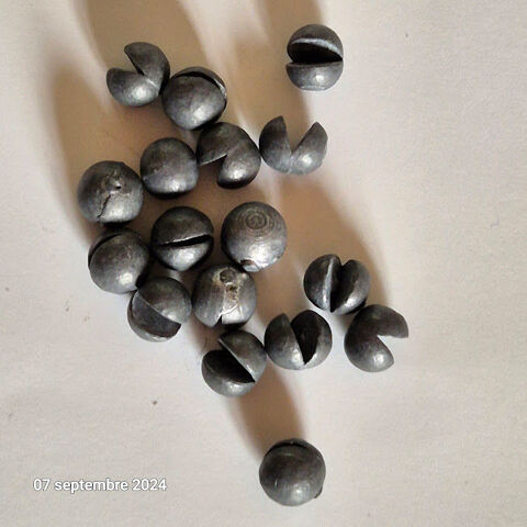 Lot de 17 plombs fendus  de 4.7 grammes. 4 Saumur (49)