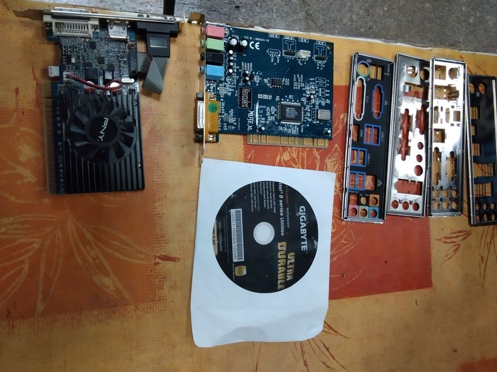 A vendreCarte m&egrave;re gigabyte Matériel informatique
