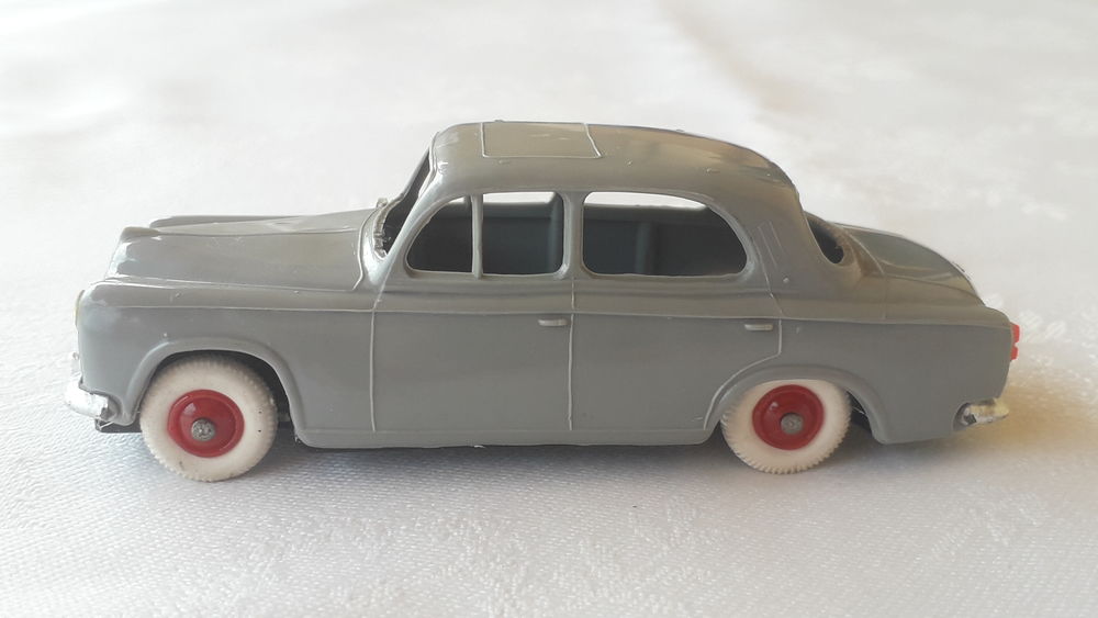 Voiture miniature PEUGEOT 403 NOREV
