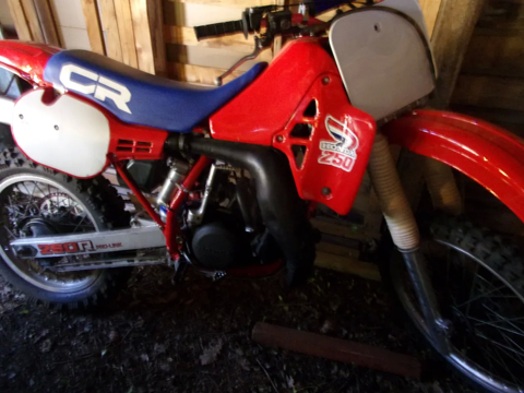 Moto HONDA 1984 occasion Pignans 83790