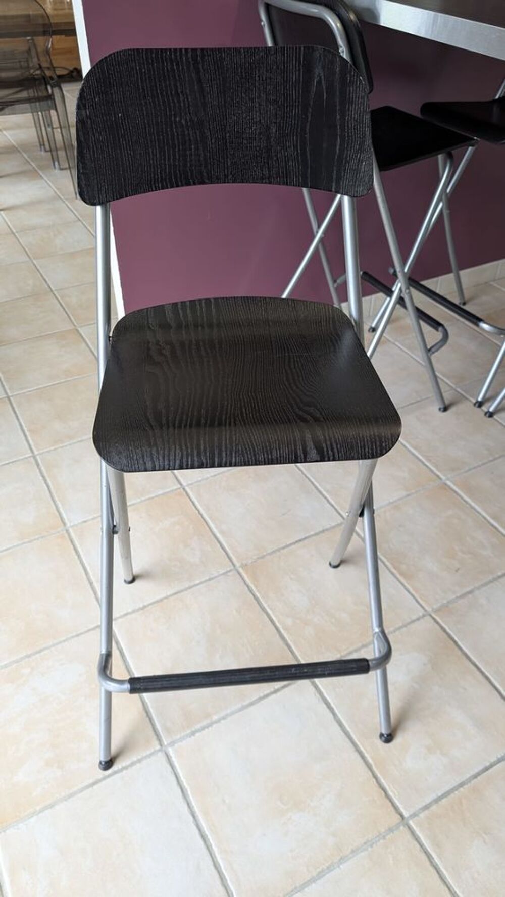 TABLE CUISINE BOIS COULEUR NOIR + ALU + 4 CHAISES HAUTES Meubles