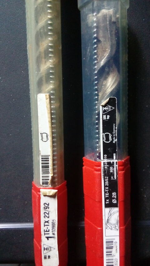 Lot de 2 mches Hilti.
300 Trguier (22)