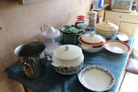 SERVICE VAISELLES PORCELAINE VINTAGE ET AUTRES 25 Nevers (58)