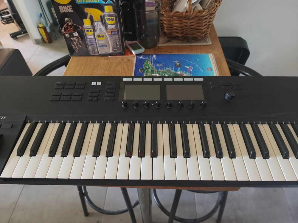 Komplete kontrol s49 mk2 native instruments Instruments de musique