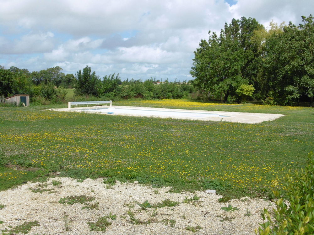 Vente Maison Proche La Rochelle Maison 6 pièces 240 m2 terrain 4370 m2 Bernay-saint-martin