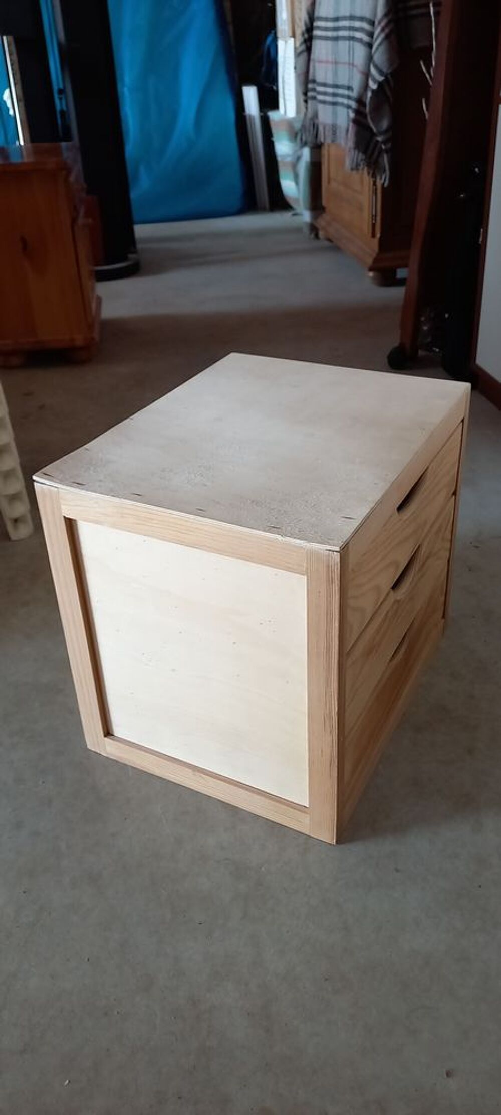 Meuble &agrave; tiroir pour dressing Meubles