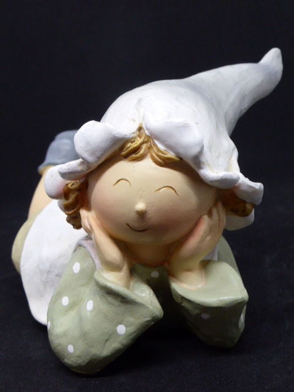 Statue pl&acirc;tre petite fille avec bonnet Décoration