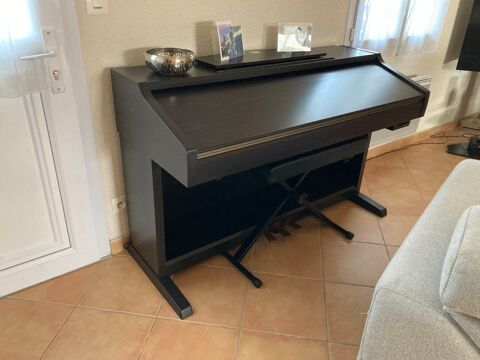 Meuble Piano Yamaha Clavinova CVP 204 Bourgneuf-en-Retz (44)