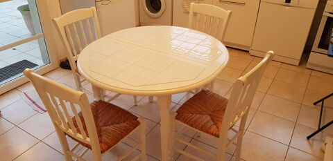 Table de cuisine + chaises 150 Villemandeur (45)