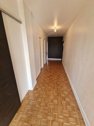 Vente Appartement Bondy Centre – Grand 2 pièces rénové de 59,56 m² – Traversant Est/Ouest – 2 balcons – DPE C Bondy