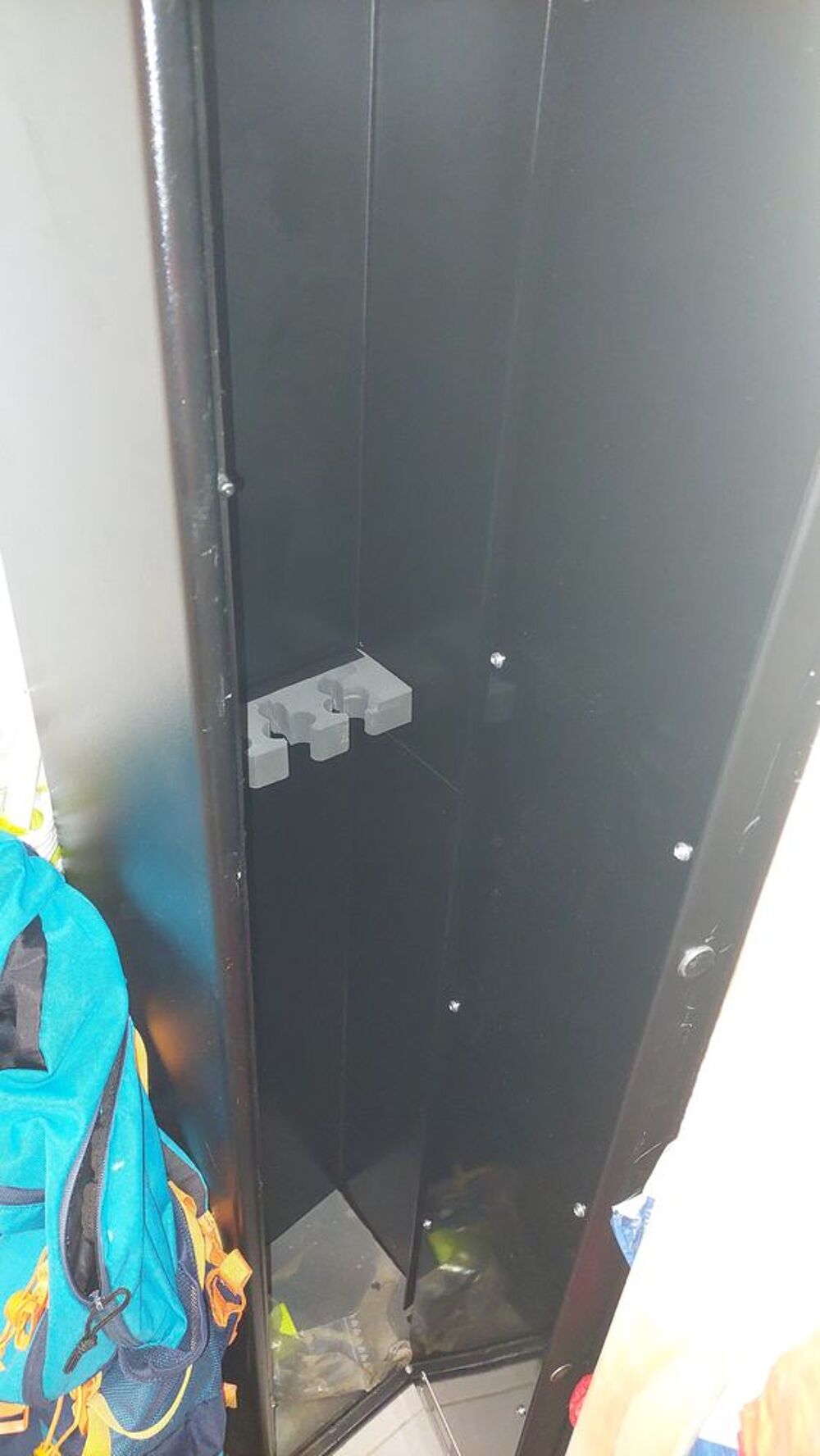 Armoire forte 4 armes longues. Meubles