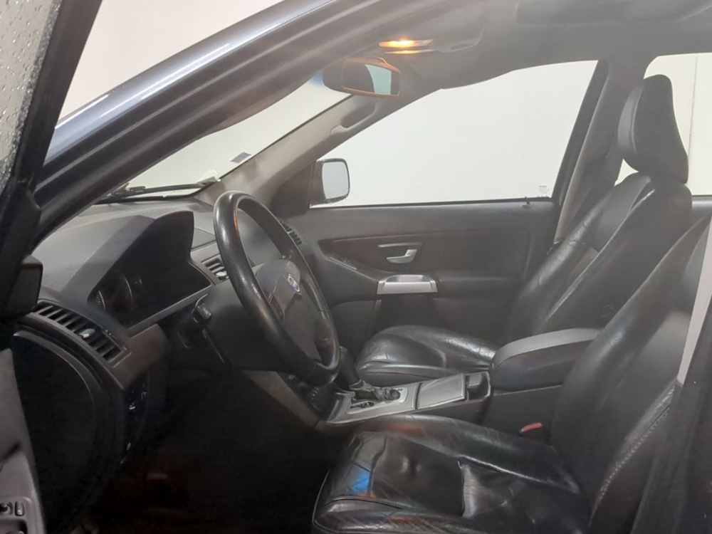 XC90 VOLVO D5 SUMMUM GEARTRONIC A 7PL  occasion 44320 Saint-P&egrave;re-en-Retz