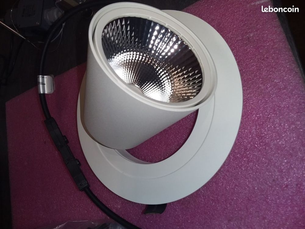 Spot encastrable led fagerhult aa019413 DIAMETRE 200mm Bricolage