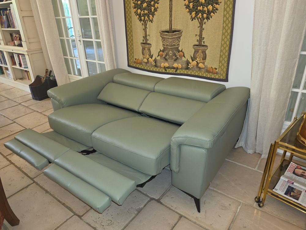 Canap&eacute; et fauteuil en cuir achet&eacute; neuf et jamais utilis&eacute; Décoration