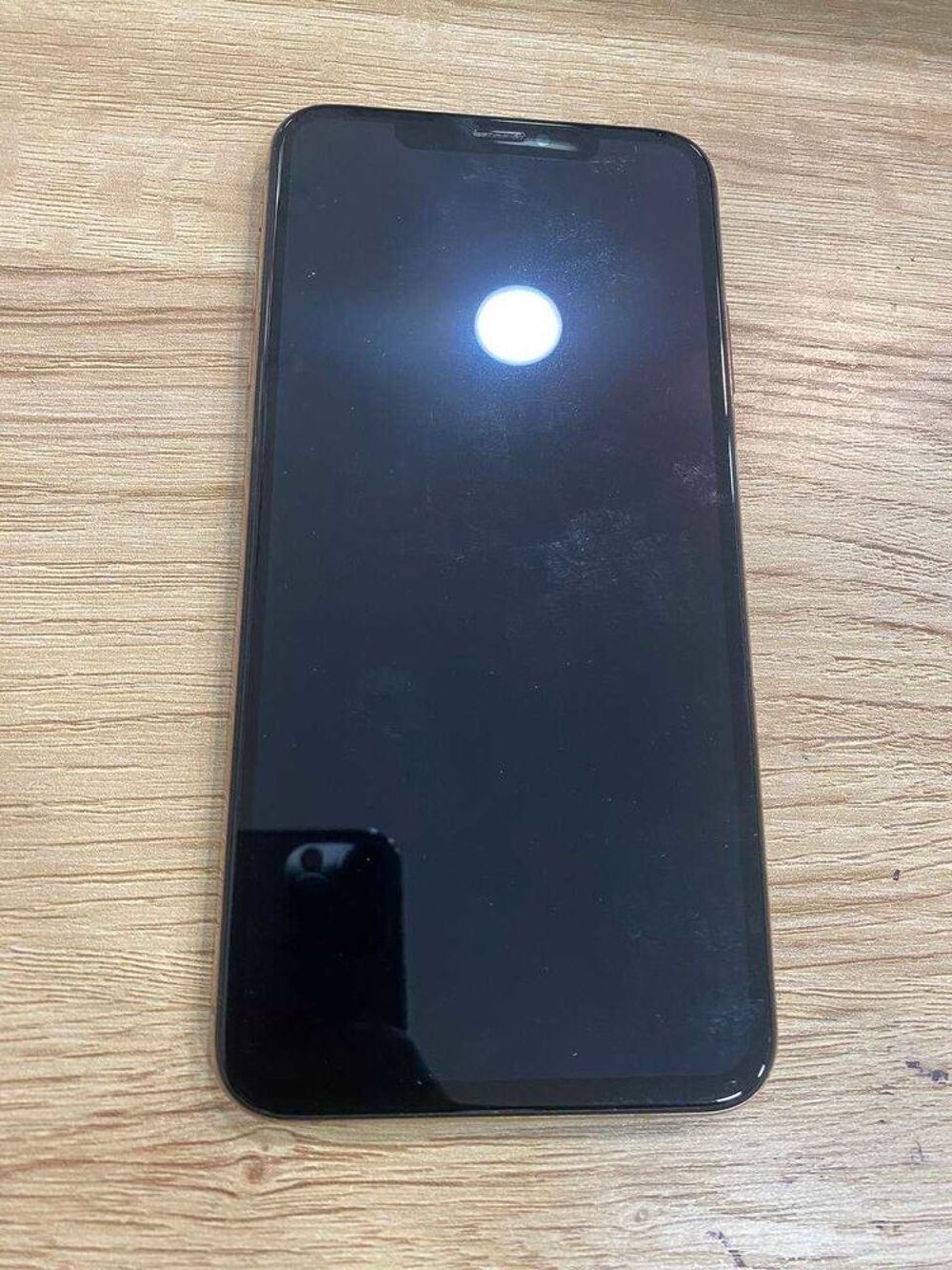iphone XS max avec chargeur Tlphones et tablettes