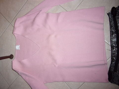 petit pull rose col V 4 Le Péage-de-Roussillon (38)