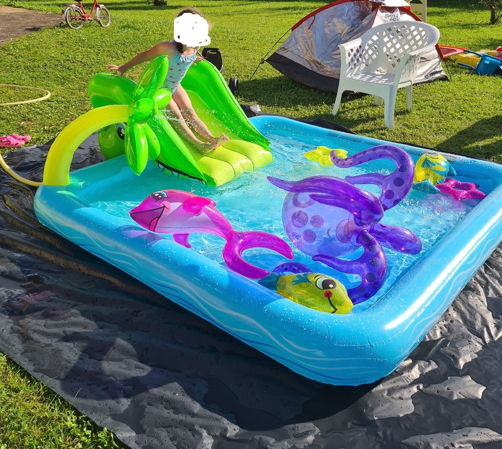 PISCINE AIRE DE JEUX GONFLABLE Jeux / jouets