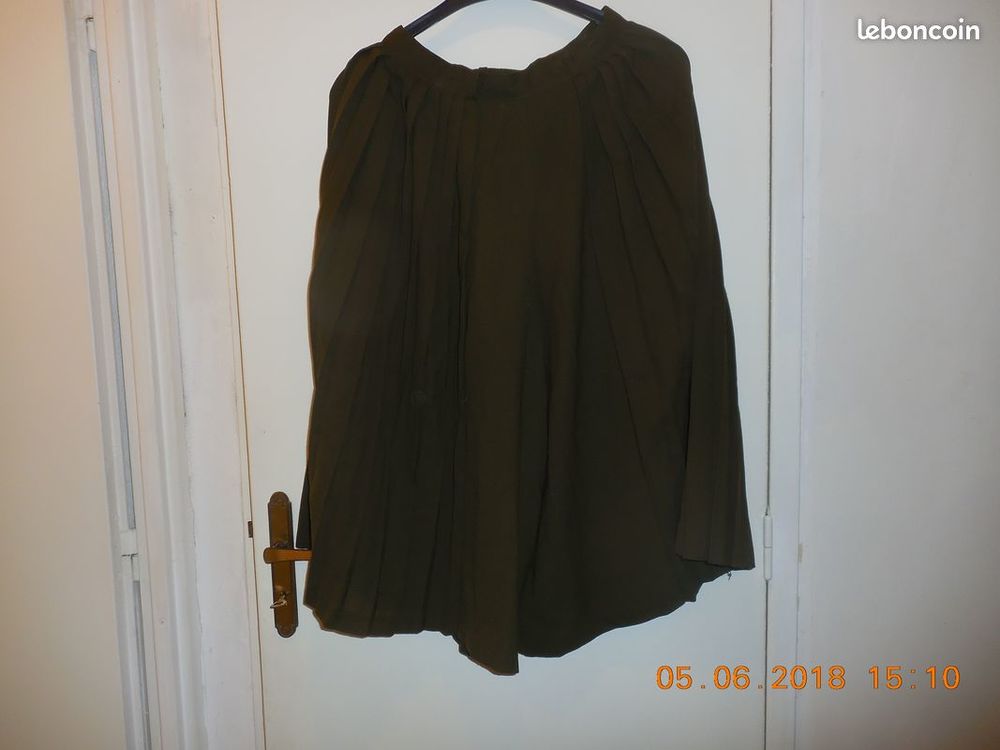Jupe culotte kaki t 2 ou 38 40 Vêtements