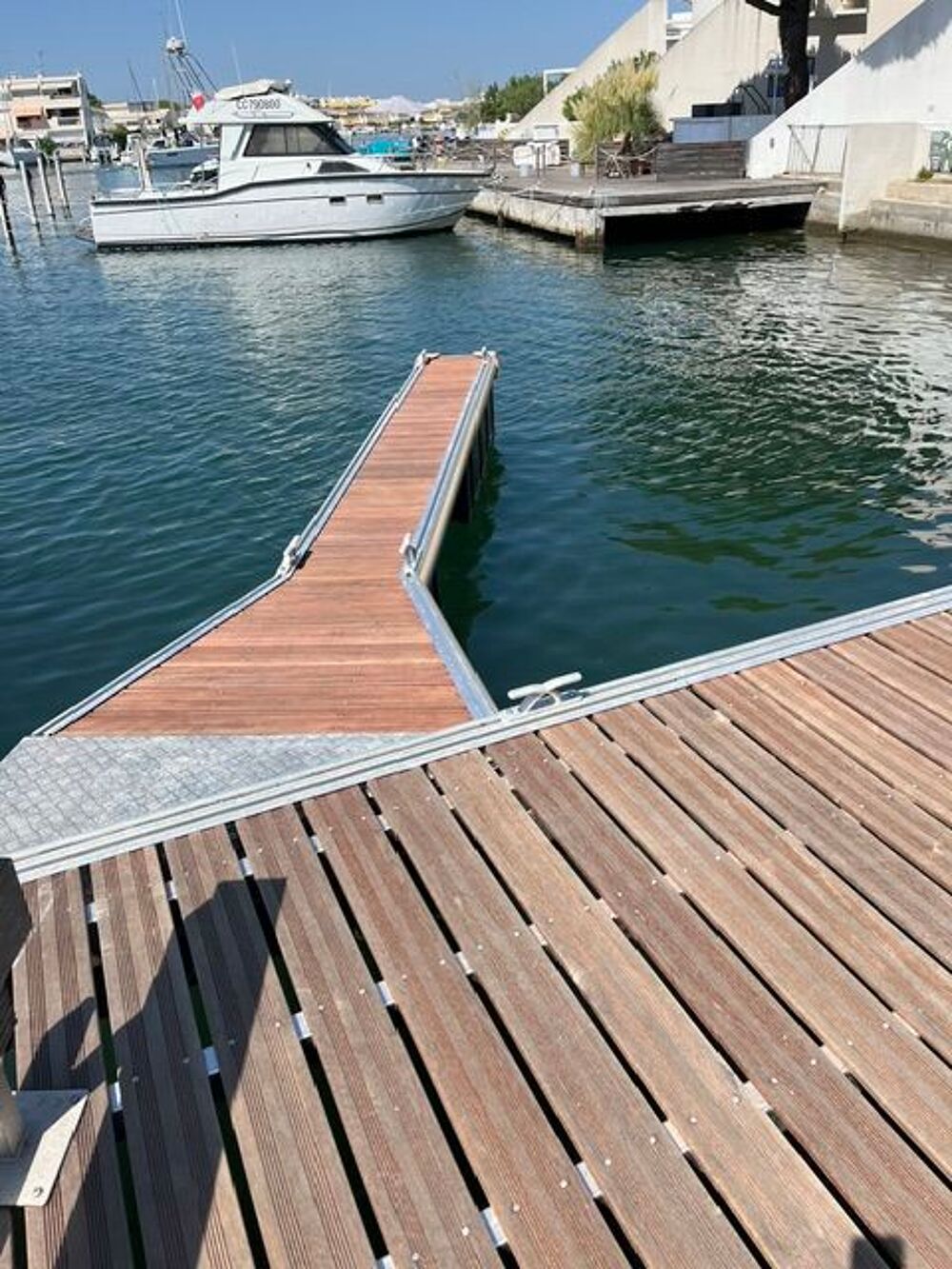 Location Parking/Garage Ponton amarrage Port Camargue Le grau-du-roi