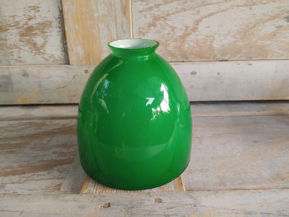 Ancien Verre Opaline Verte Lampe de Notaire XIX&egrave;me 
Décoration