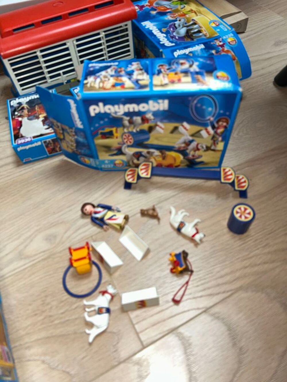 Lot de Playmobil cirque et 3 bo&icirc;tes ferm&eacute;es 1900 vintage Jeux / jouets