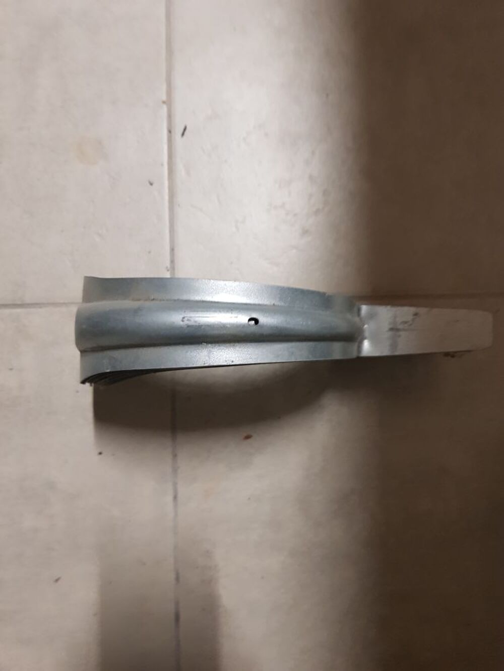 Fixation goutti&egrave;re zinc Bricolage