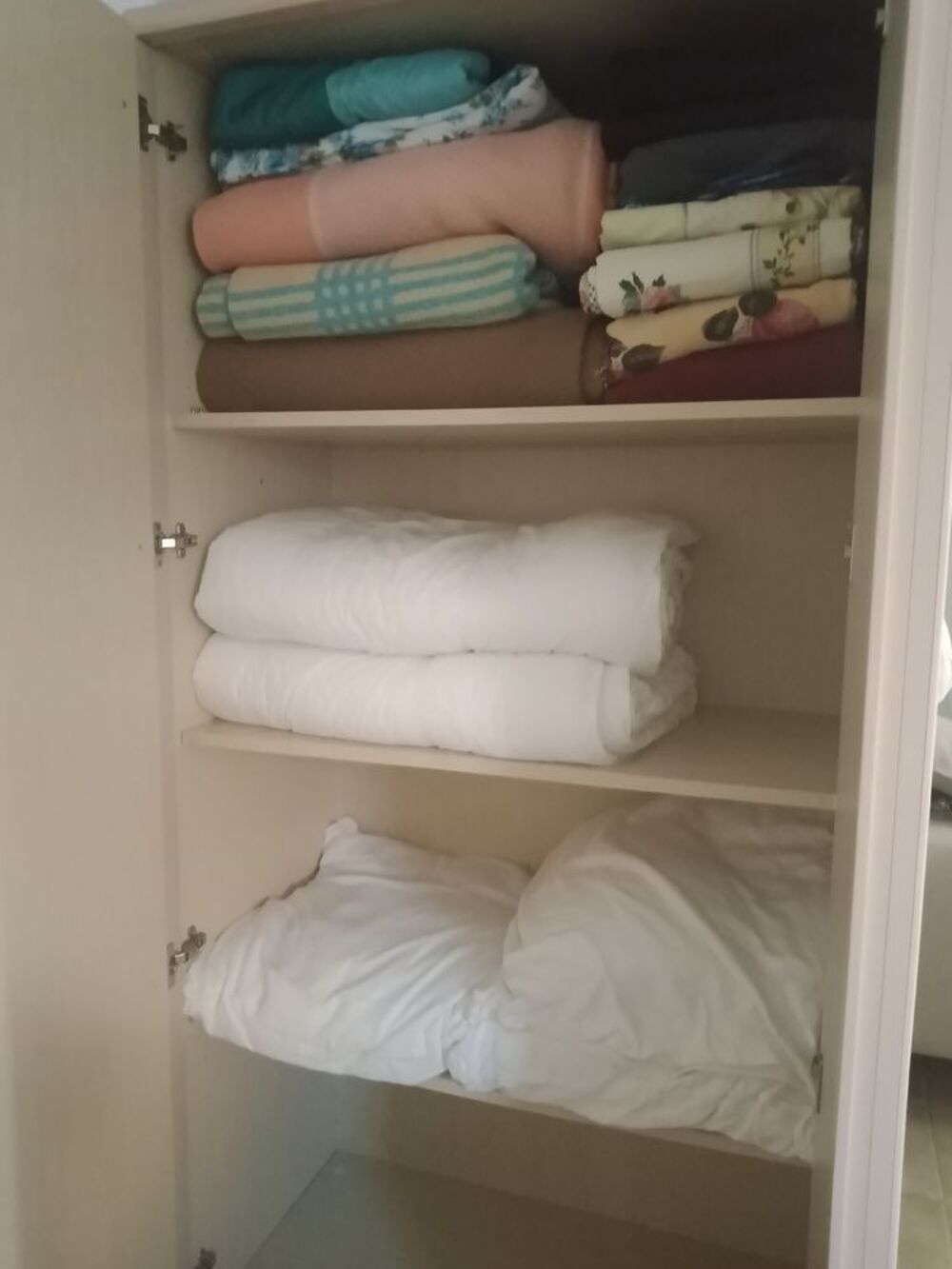 Chambre compl&egrave;te Meubles