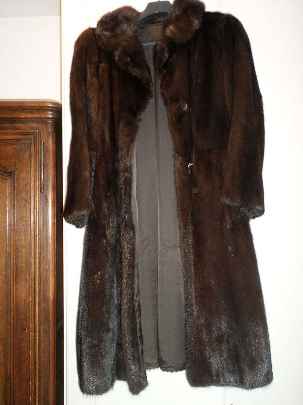 manteaux de vison (1500 E pour les 3 manteaux - ) Vêtements