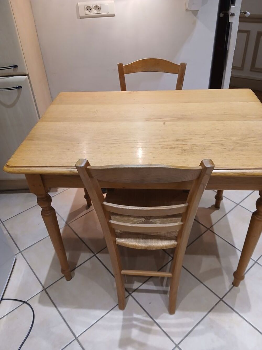 Table en pin massif + 2 chaises ? id&eacute;al petit espace Meubles
