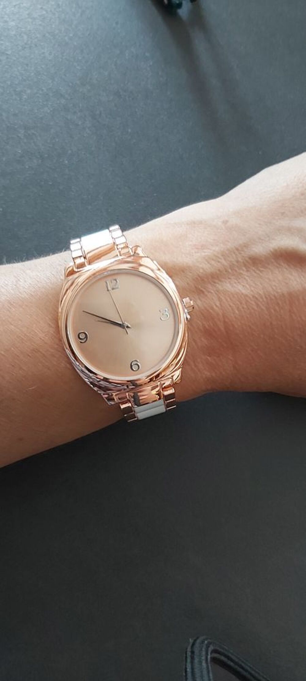 Montre femle neuve avec pile Bijoux et montres