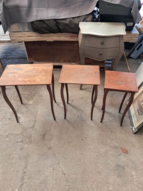 3 petites tables encastrables. 15 Lille (59)