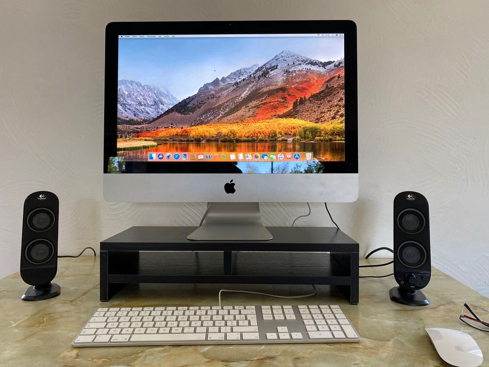 iMac 21,5 pouces Processeur 2,5 GHz Intel Core i5 Matériel informatique