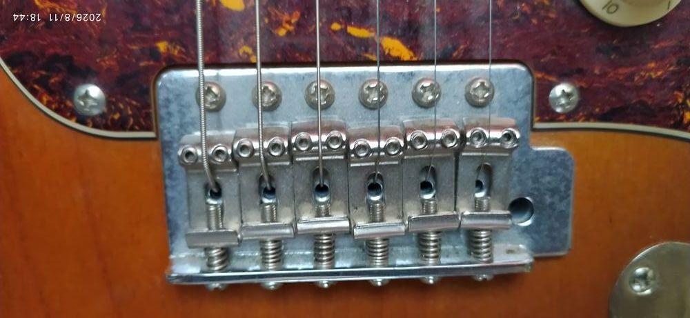 Statocaster / Squier Fender
Instruments de musique