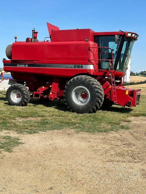 Moissonneuse batteuse 32000 31190 Auragne