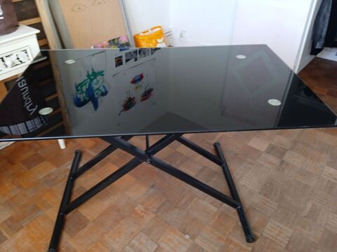 Table en verre fum noir 200 Saint-Germain-en-Laye (78)