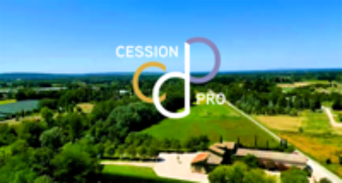   GRAND DOMAINE AUX PORTES D'AVIGNON. POTENTIEL EXCEPTIONNEL ! 