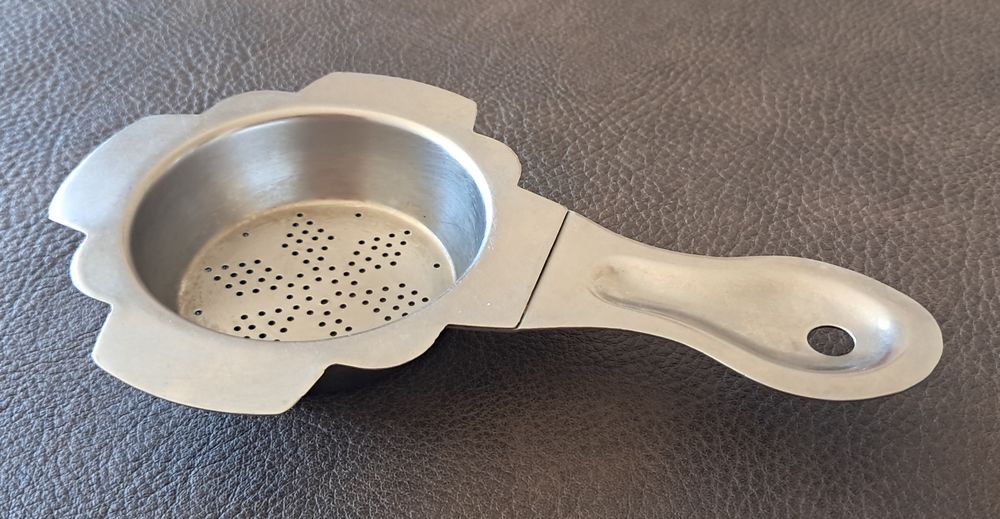 passoire filtre passe th&eacute; passe lait estampill&eacute; fr inox Cuisine