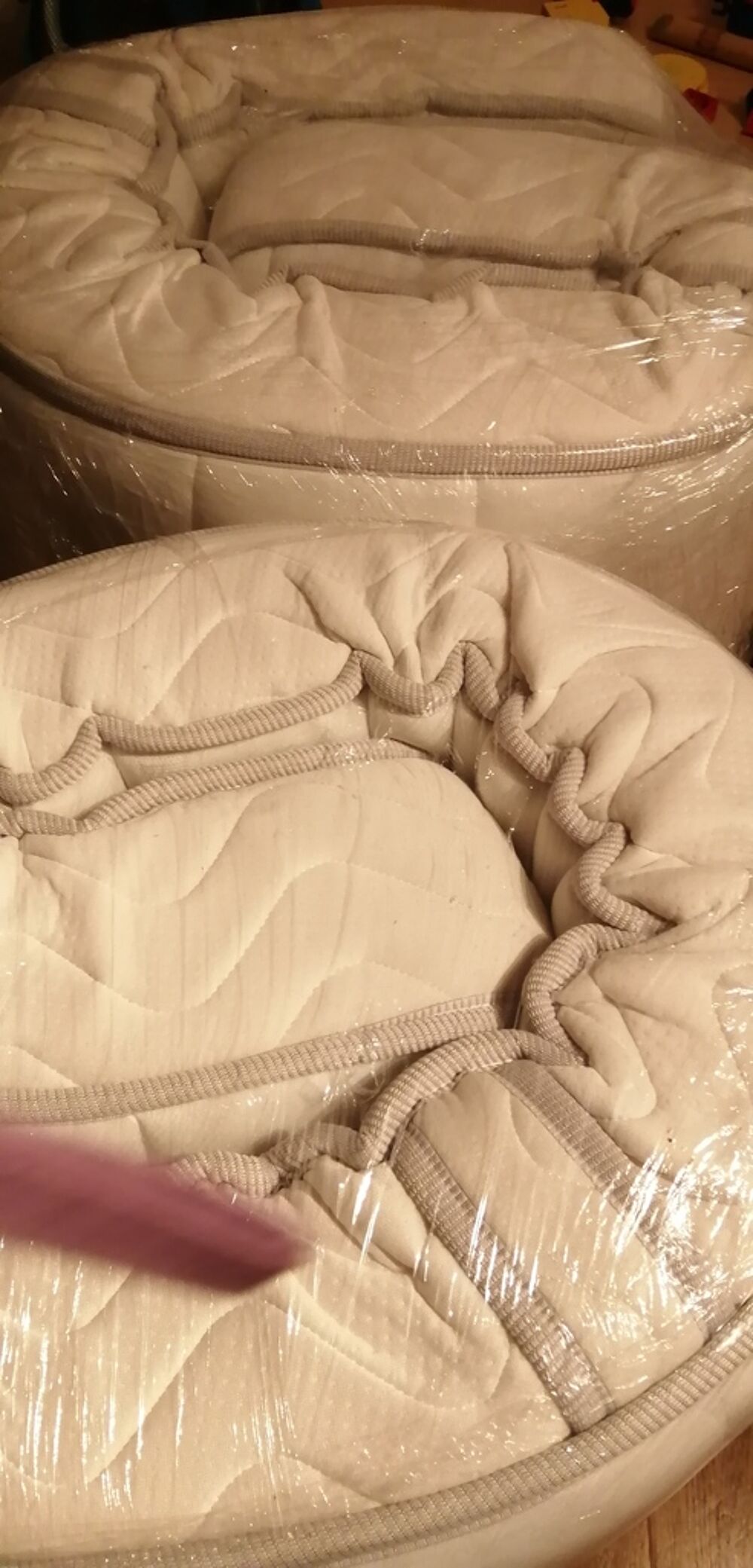 2 matelas, 2 sommiers Meubles