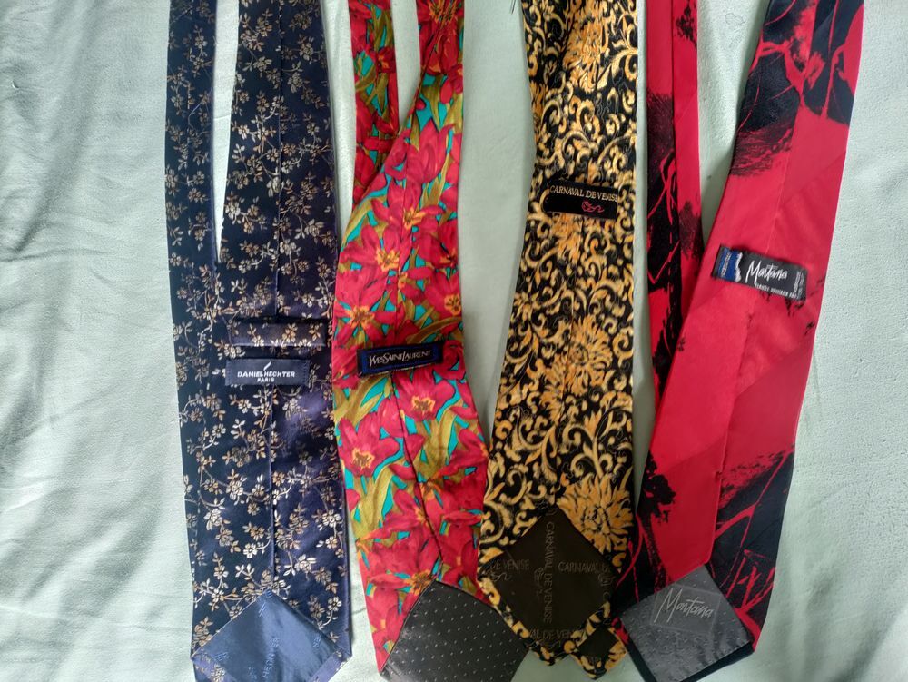 Cravate Leonard 
Lot 4 cravates diverses marques Vêtements