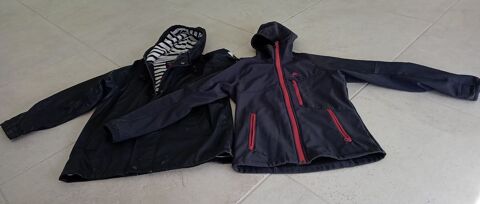Un K-Way et un Sweat Enfants 8 ans 15 Saint-Dizier (52)