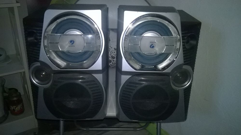 2 Enceintes
Philips 
FWB C780/01
2*60 Watt
Audio et hifi